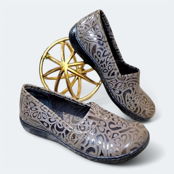 B.O.C. Howell Tooled Leather Flats Loafers Clogs Size 6.5 - Picture 1 of 16